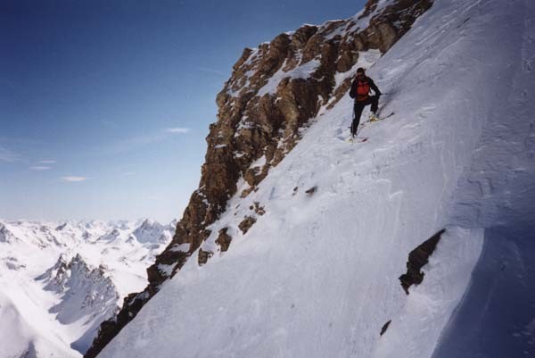 Pic Est de la Font Sancte: couloir en 'S'