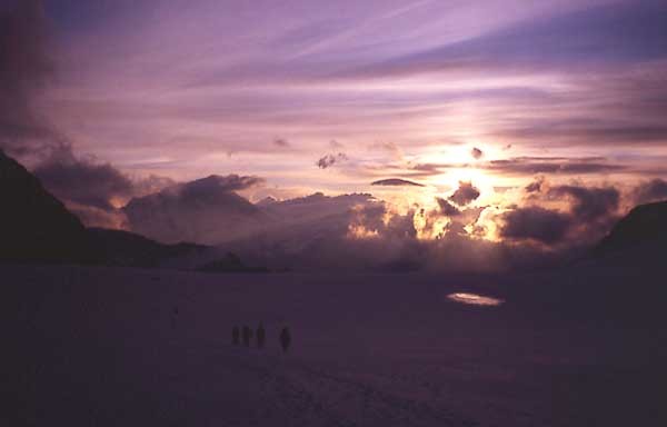 Lever de soleil sur l'Allalingletscher