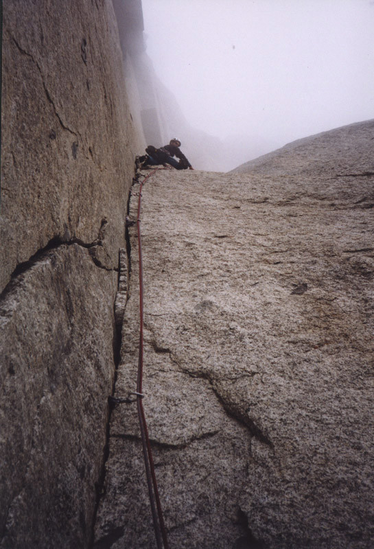 Diedre de 90m : 2eme longeur de 6c