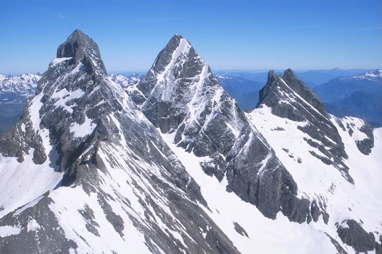 Vue aerienne depuis le col des Trois Pointes