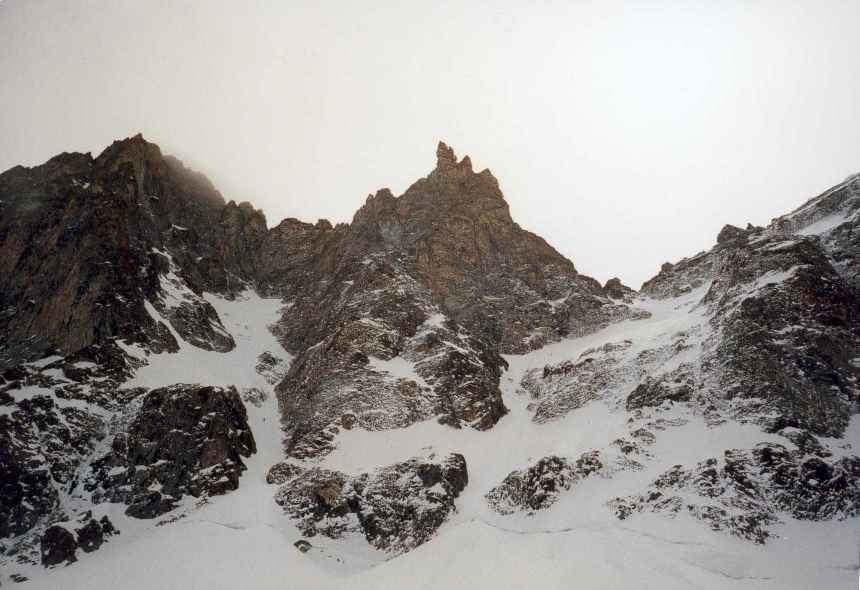Au pied des couloirs Mayer-Dibona et col de Bonnepierre