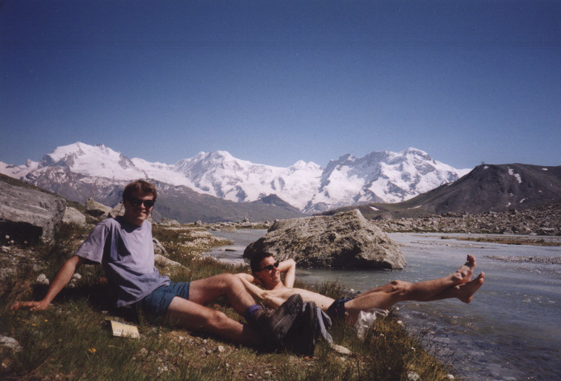 Petite pause sur fond de Mont Rose