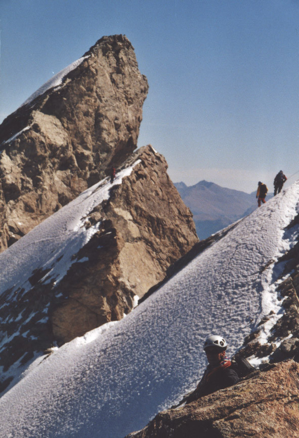 Sur les aretes de la Meije, entre Grand Pic et Pic central