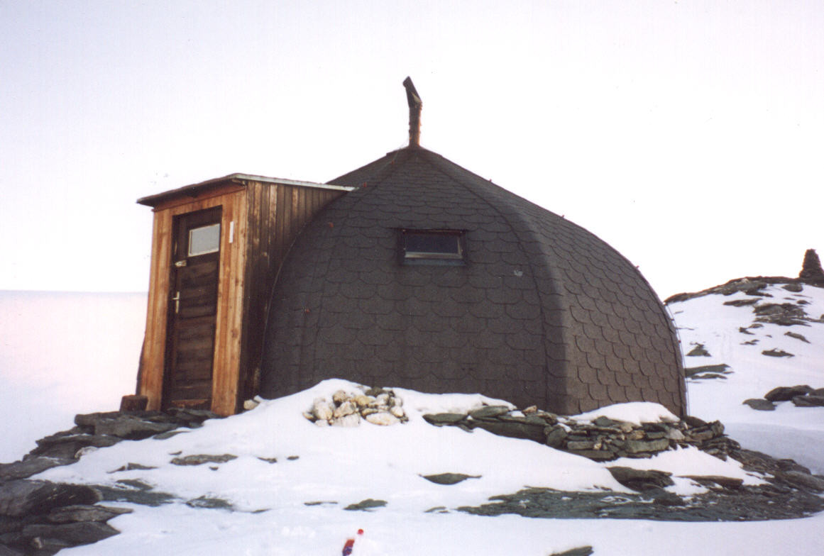 Bivouac-Igloo des Pantalons Blancs
