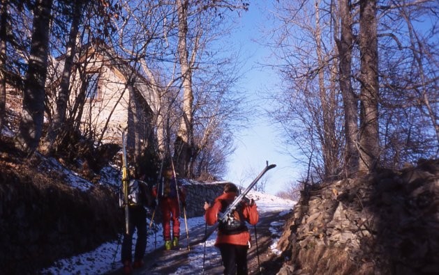 Traversée du village de Ens