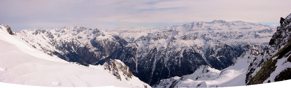 Vue panoramique prise du Col de la roche noire