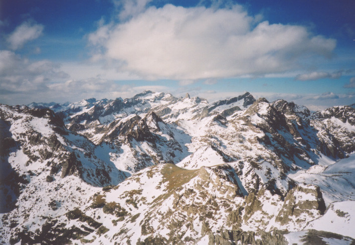 La crête de sommets frontieres depuis le Mont Bégo