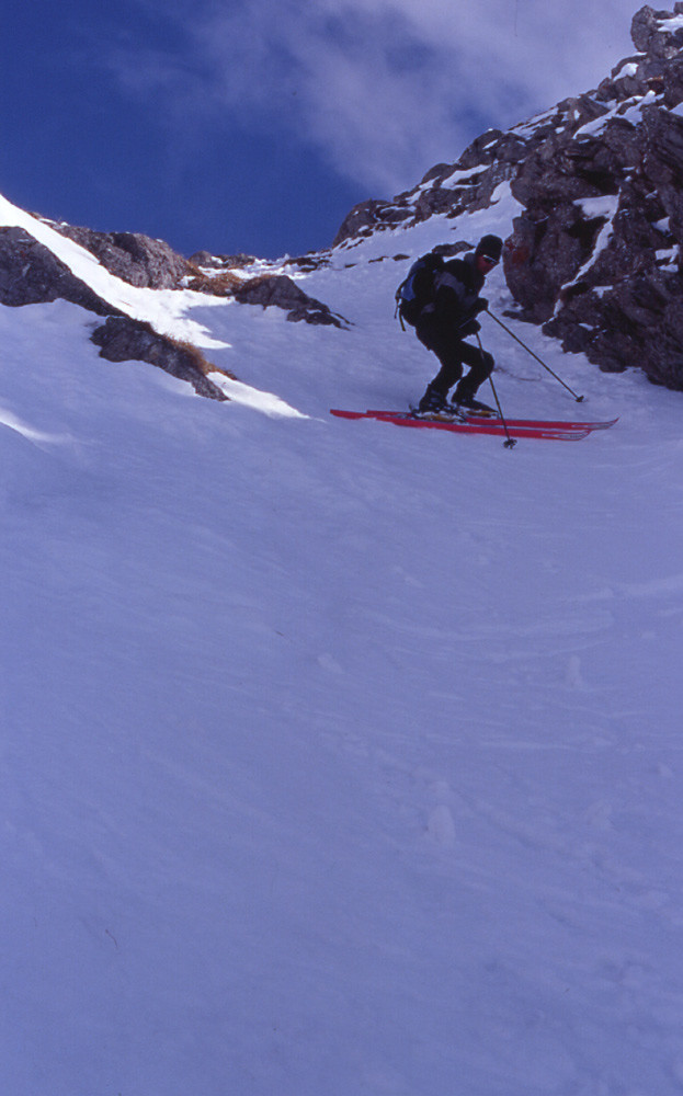 Cédric dans le petit couloir en bas de la face O de Grange