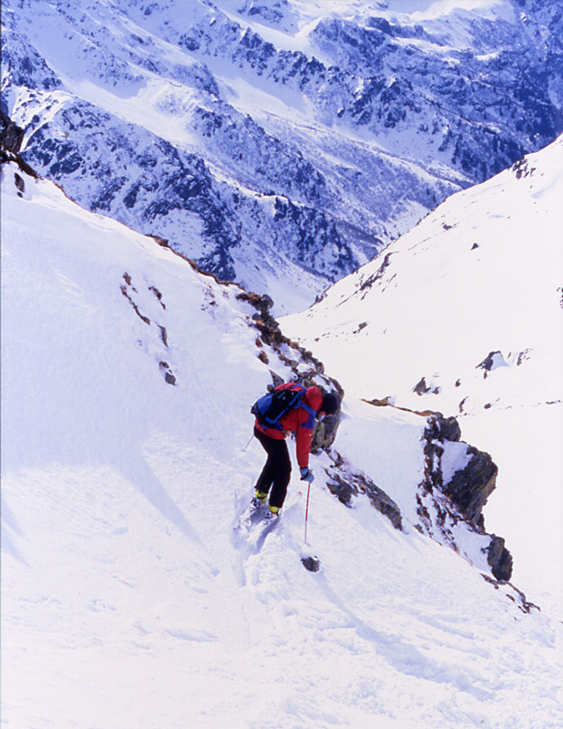 Descente sur les Lacs Vénitier à la Dent du Pra