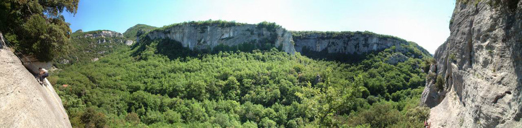 Panoramique de Buoux depuis le secteur du mur Zappa