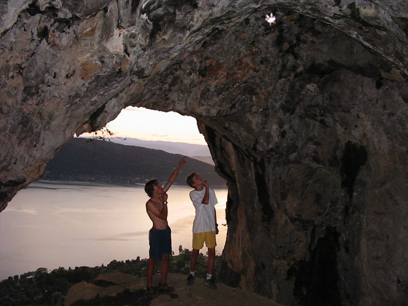 Vue depuis l'intérieure de la grotte des Sarrasins