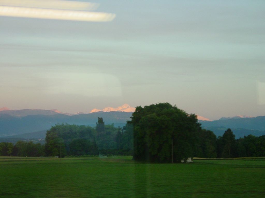 Le Mt-Blanc depuis le train sur le tronçon Lausanne - Genève
