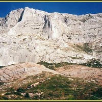 Sainte-Victoire : les deux aiguilles
