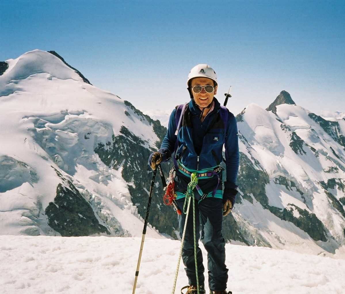 François devant l'Aiguille des Glaciers et la Lex Blanche