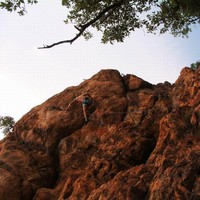 Le rocher orange des Gorges du Blavet