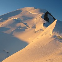 Lever de soleil sur l'arête des Bosses - Mont Blanc