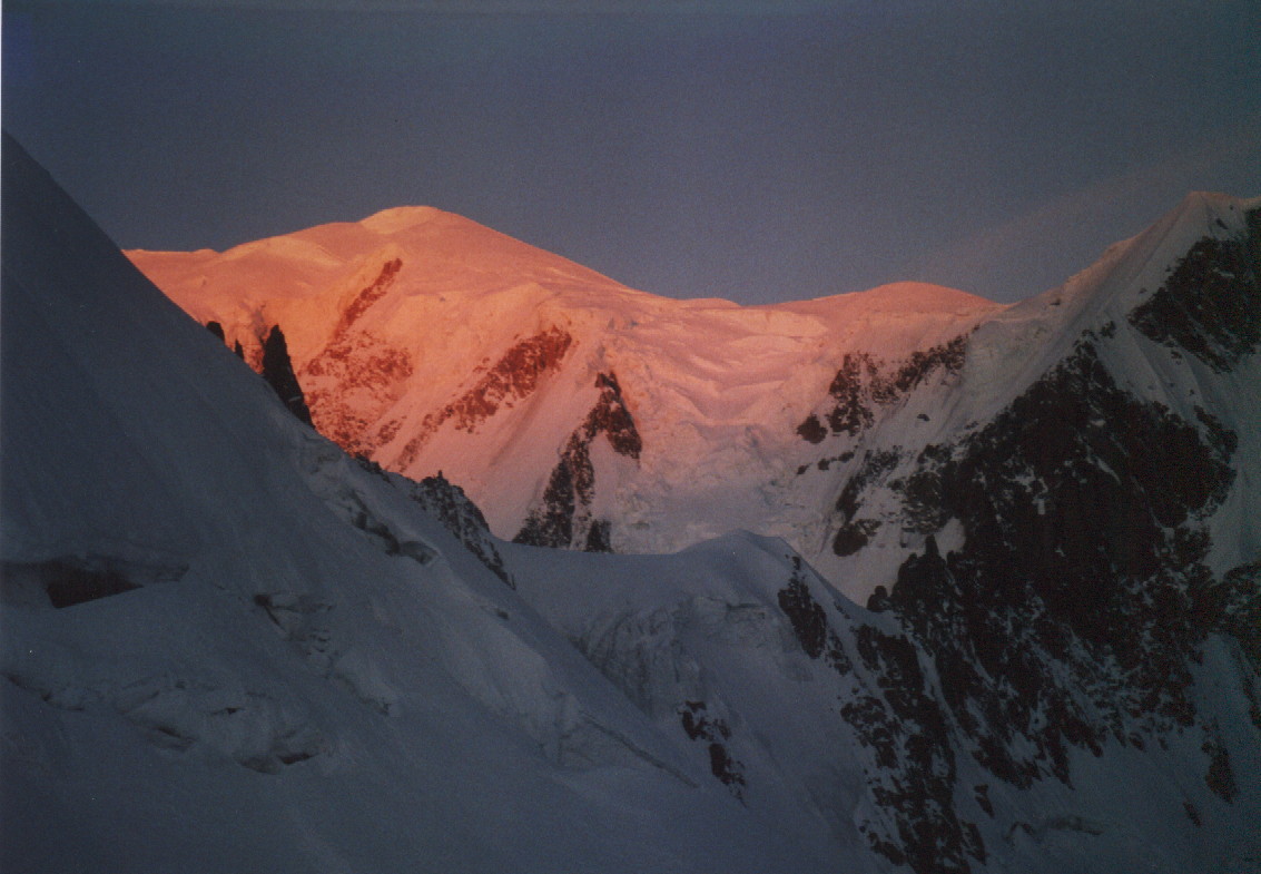 Lever de soleil sur le Mt-Blanc