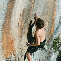 Aurélien B. dans la voie &quot;l'écureuil&quot; au secteur &quot;Sanctuaire&quot; de Notre-Dame du Cros