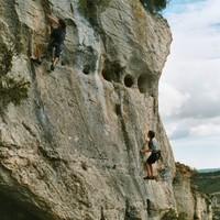 Aurélien et Mathieu B. au secteur &quot;farigoulette&quot; des gorges de la Cesse (Fauzan).