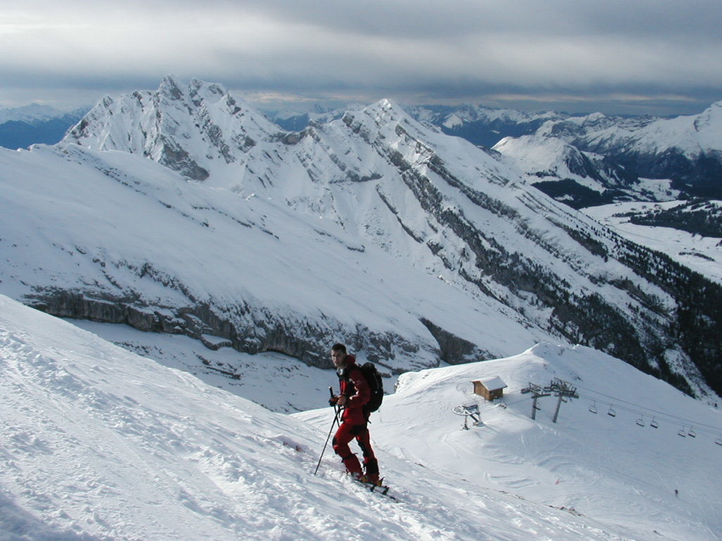 Lilian sous l'Aiguille des Calvaires