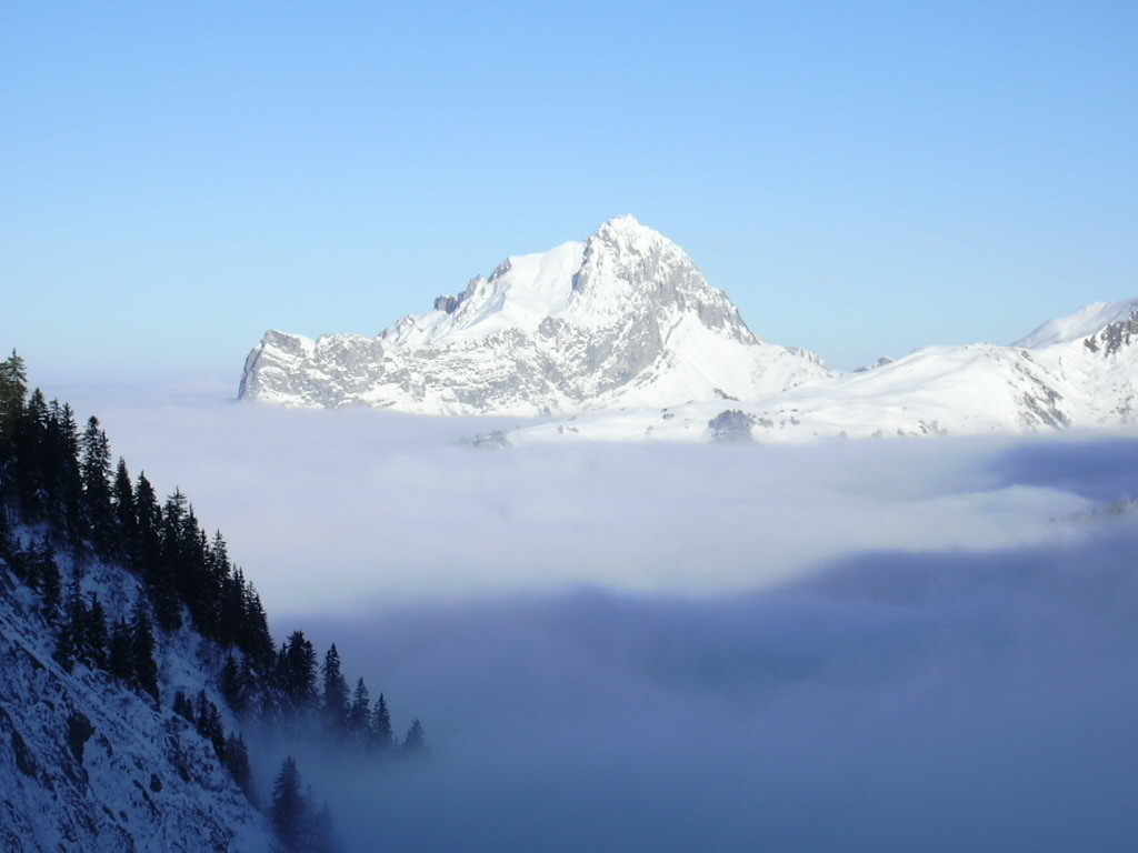 L'Arcalod au dessus de la mer de nuages