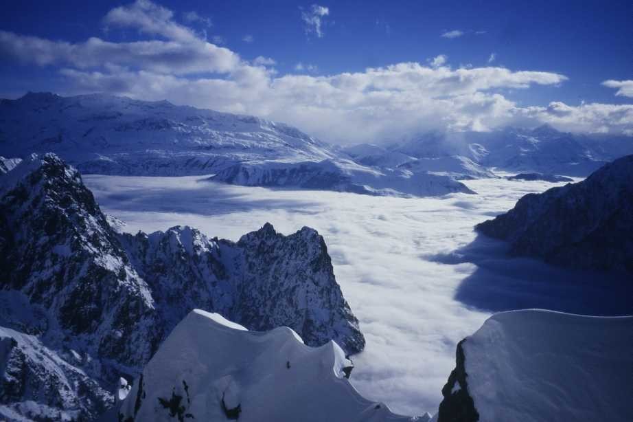 Mer de nuage sur la vallée de la romanche
