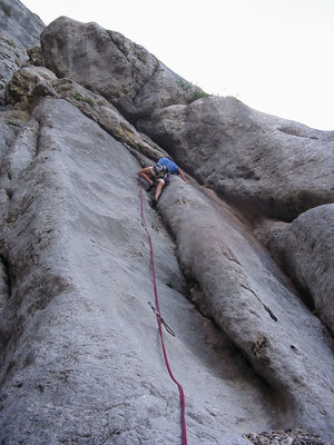 &quot;voie de la cascade&quot;, 1ère longueur, 6b+