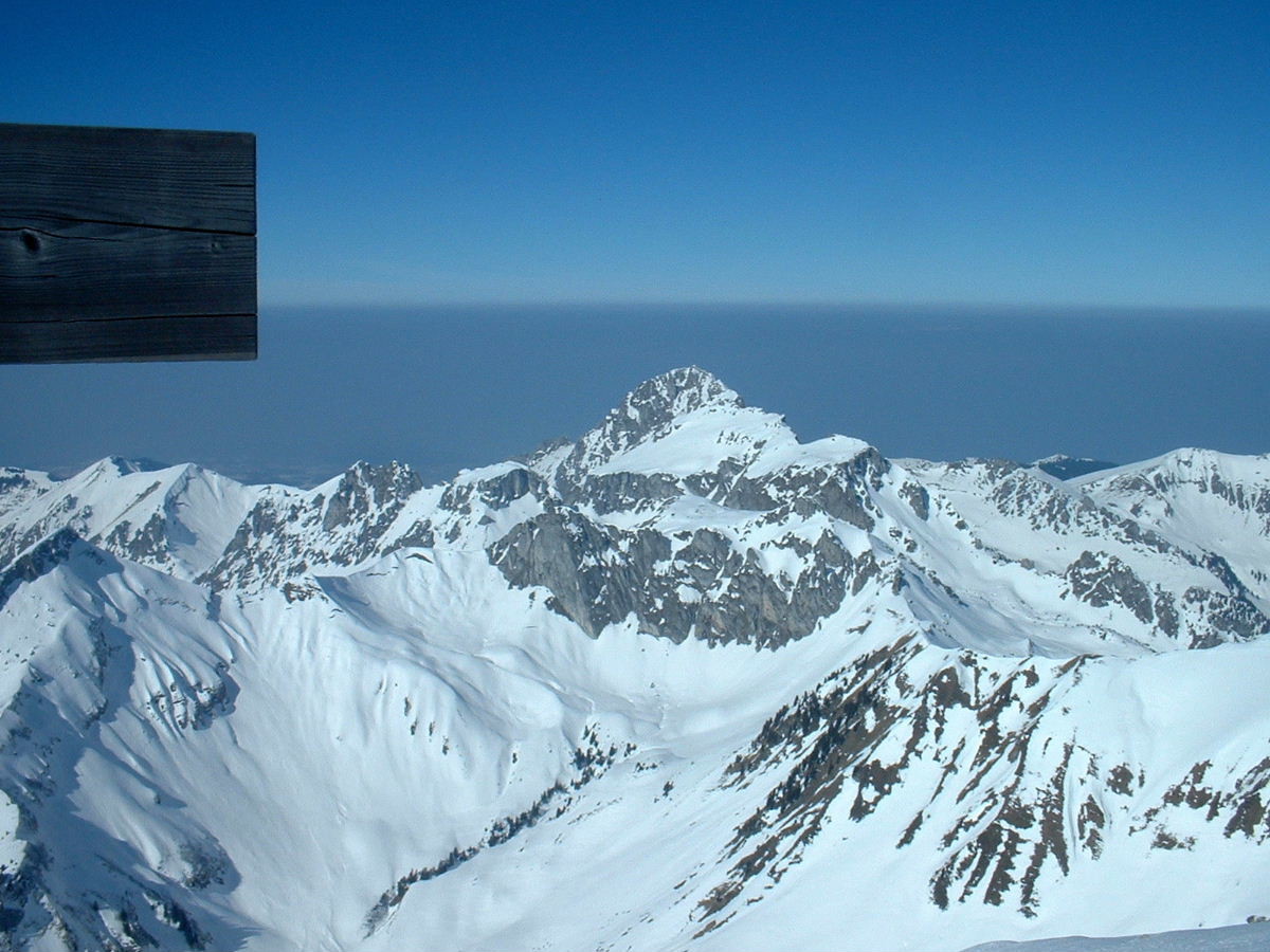 Cornettes de Bise : vue sur la Dent d'Oche