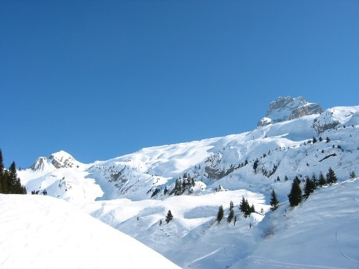 La pointe percée et col de l'Oulettaz depuis les chalets de Platuy