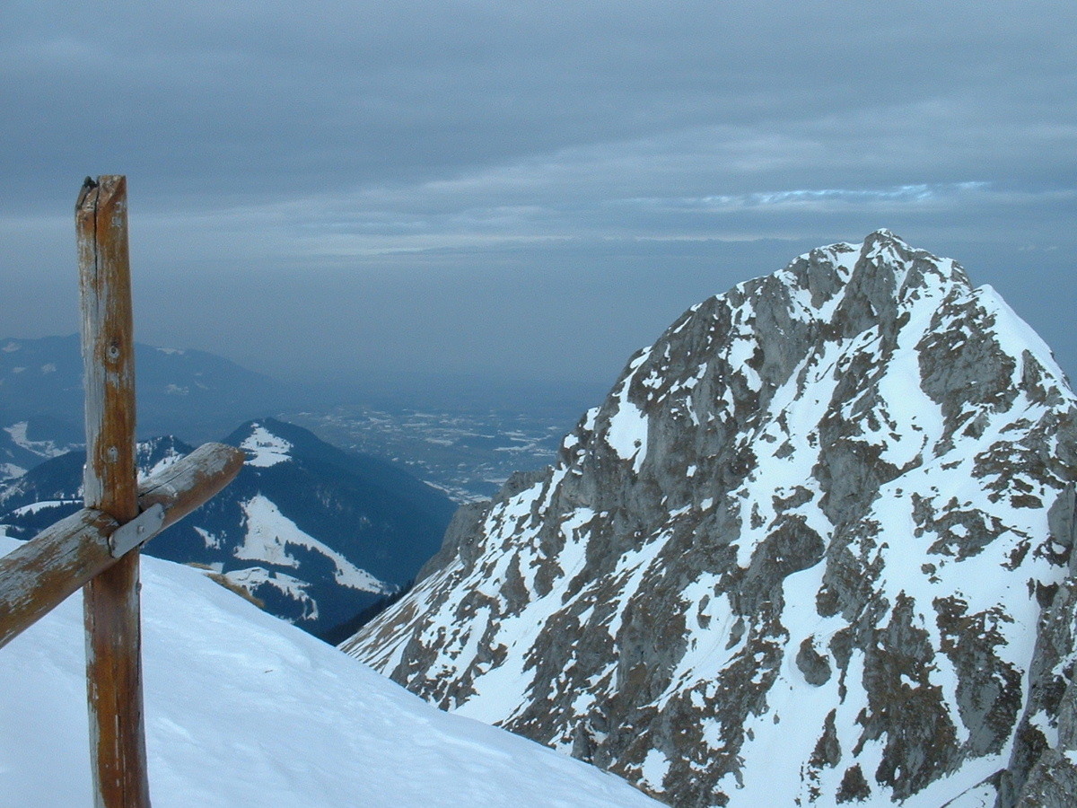 Dent d'Oche : face S depuis le Château d'Oche