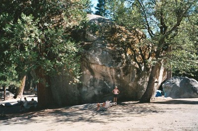 Columbia boulder - Camp4 -Yosemite Columbia boulder - Camp4 -Yosemite