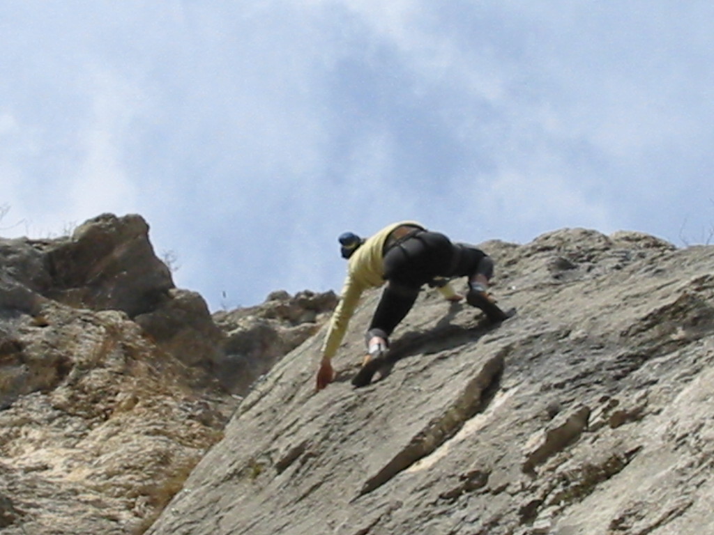 aurélie dans un 6c très a doigt a l'échaillon...