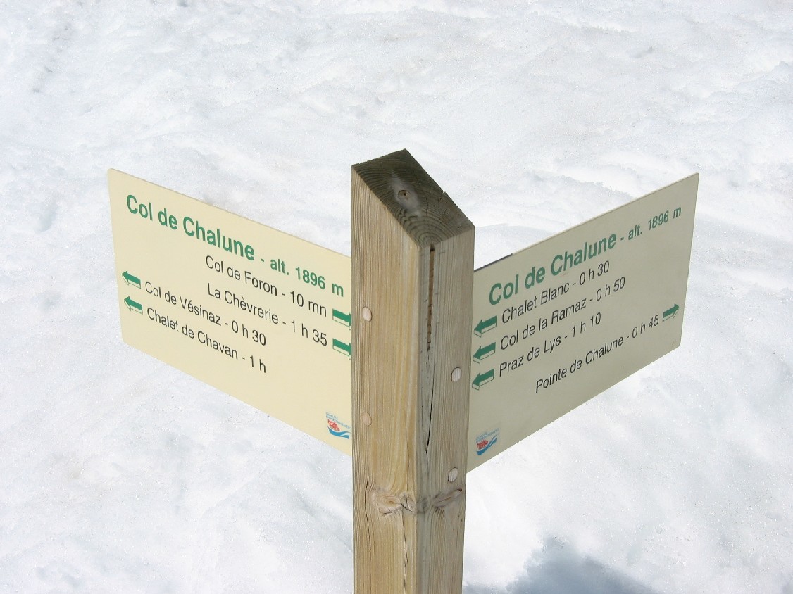 Au col de Chalune, pour suivre la bonne direction