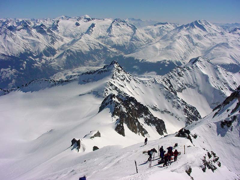 Dalla vetta dell'Oberalpstock vista sul ghiacciaio Brunni ela Fuorcla da Strem Sura