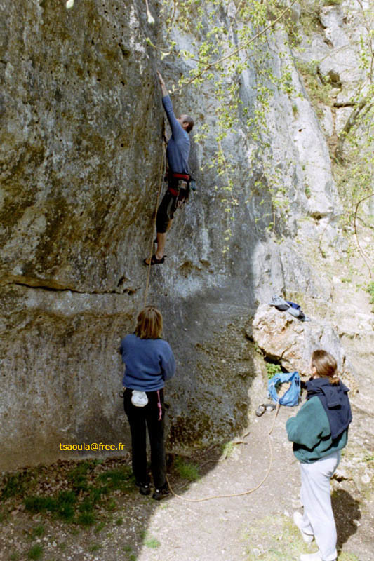 jMi dans un 6c à doigt à la Guignoterie