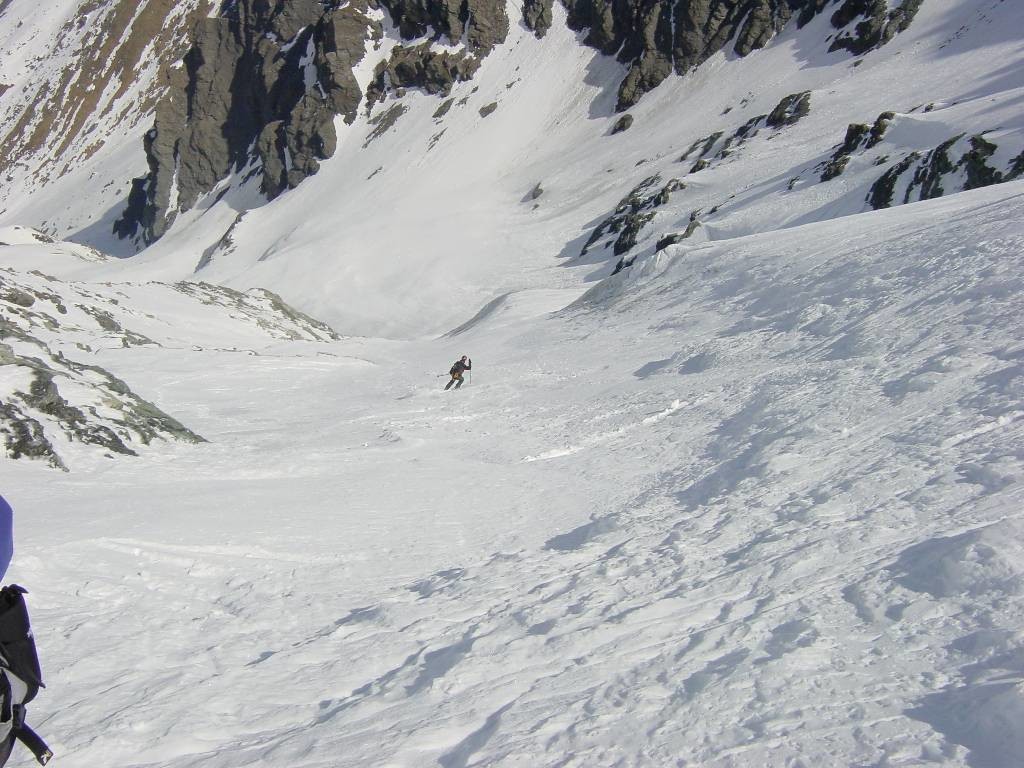 Dans le haut de la face N