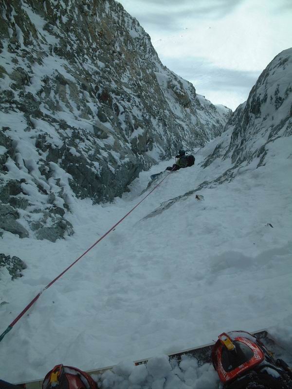 le rappel de 15m au niveau de la goulotte du Mayer-Dibona