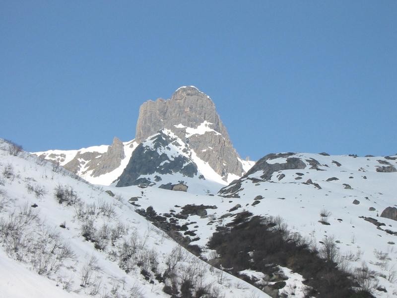 Refuge de la Balme au pied de la Pierra Menta