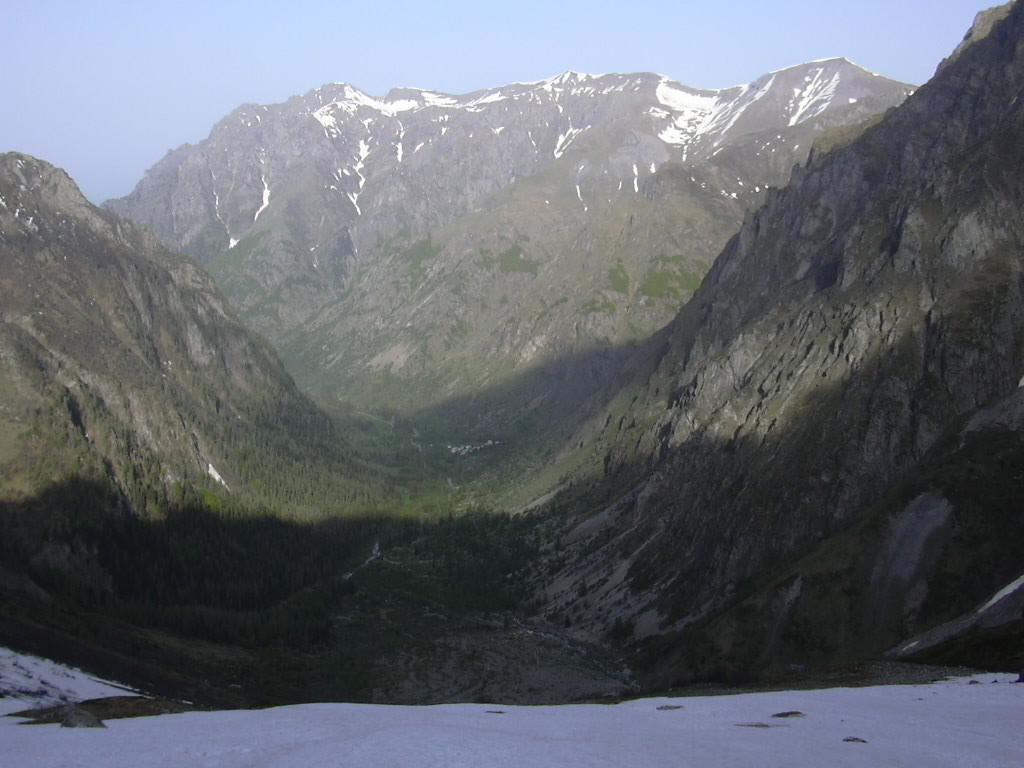 Valsenestre depuis les pentes sous le glacier courbe