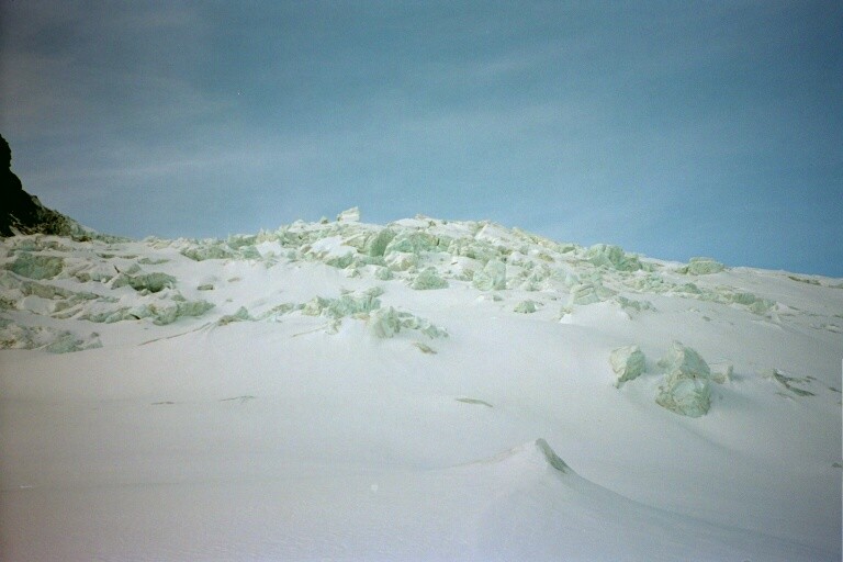 En montant au Bishorn, sous les séracs du Turtmanngletscher