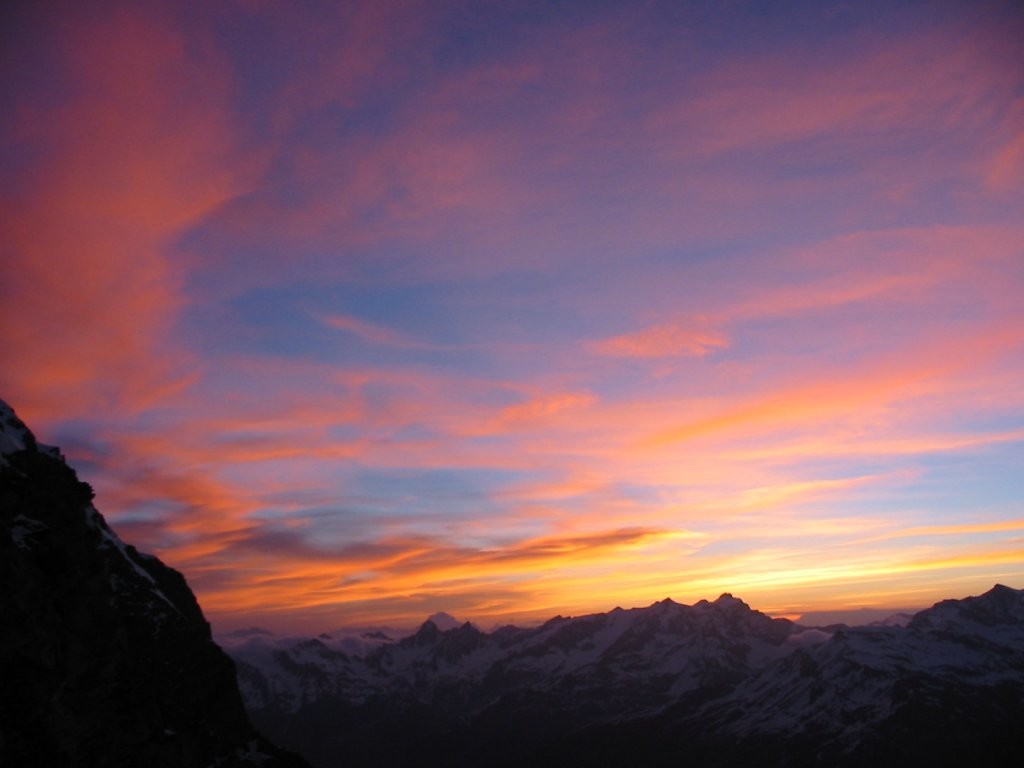 Levé de soleil au Grand Col (2935m)