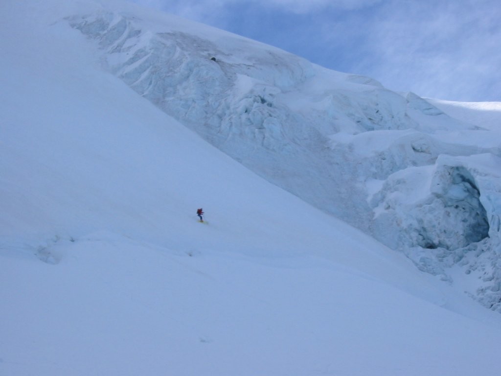 Bubu peut enfin se lacher, sous les sérac du glacier du Geay