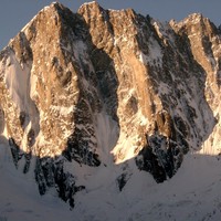 Les Grandes Jorasses au lever du soleil