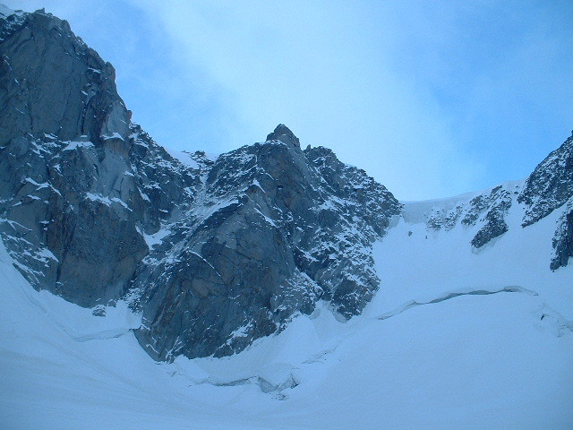 Goulotte des Mateysins - du camp vue sur la brèche orientale