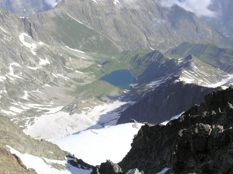 Glacier, lac et refuge de la Muzelle depuis le sommet homonyme