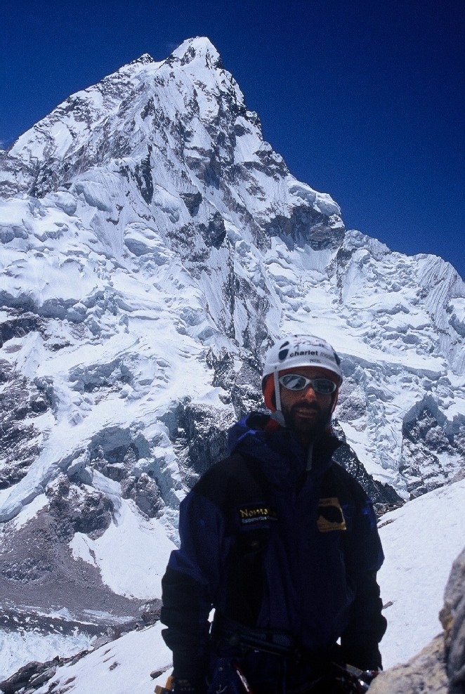 AUTOPORTRAITE - NUPTSE IN THE BACKGROUND