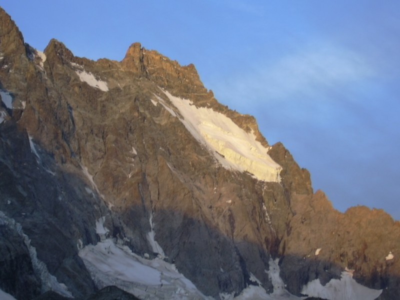 Levé de soleil sur Ailefroide