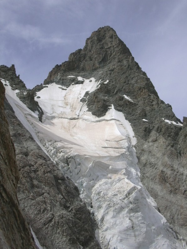 Le glacier et séracs sous le col Est du Pelvoux