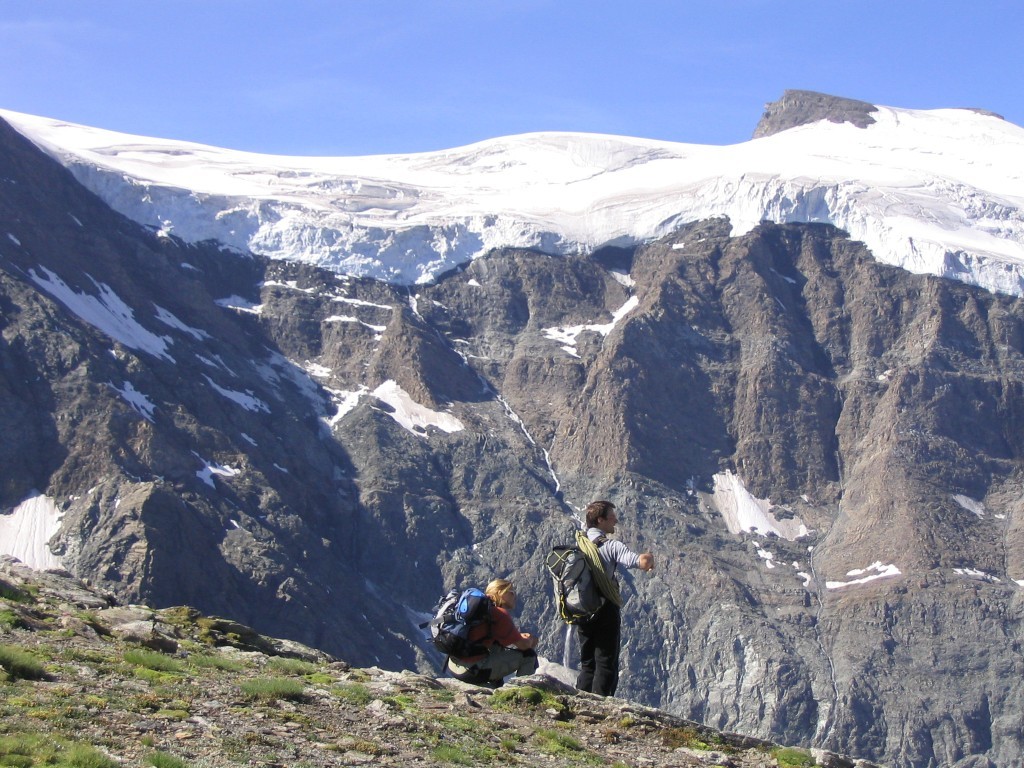 Catherine et Arnaud devant les séracs de l'Albaron
