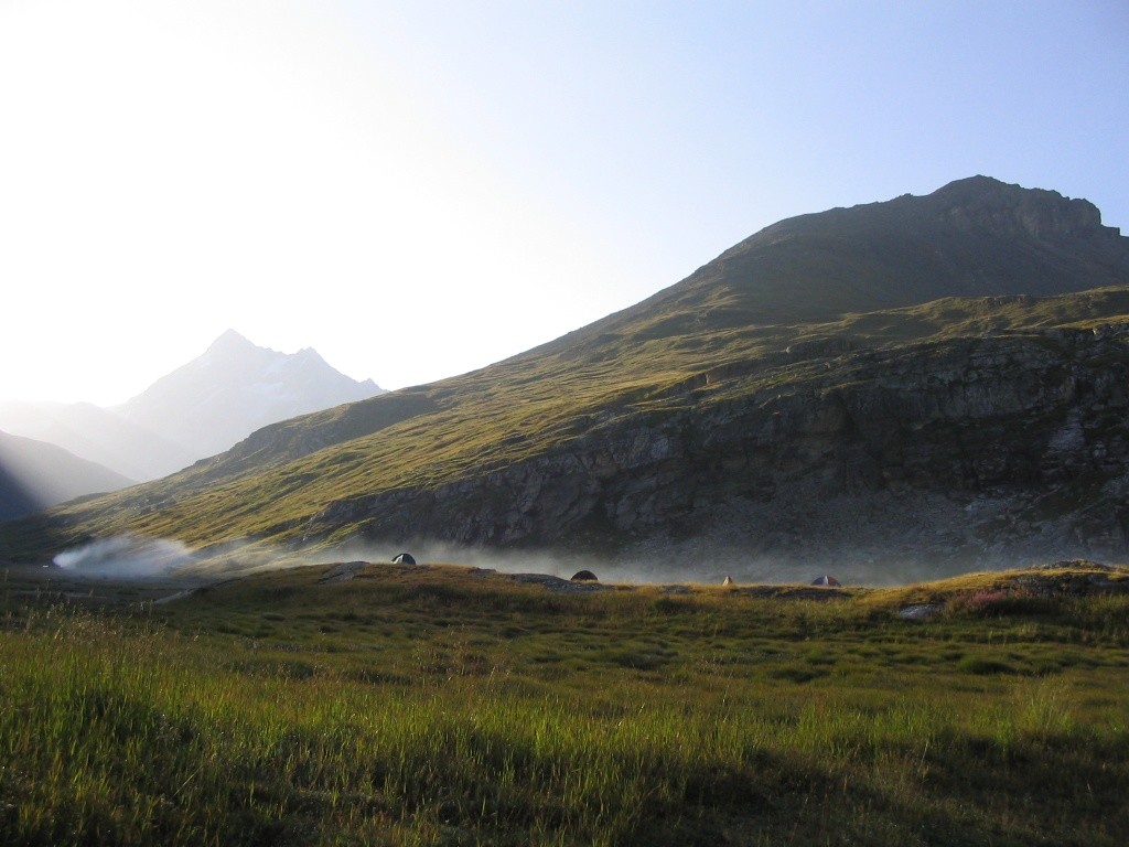Petit camping au lac du Saut